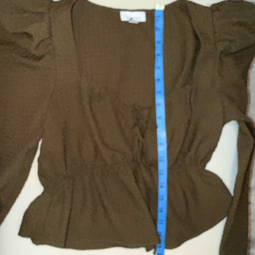 TOPSHOP Olive Green Puff Sleeve tie-front crop top - Picture 5 of 6